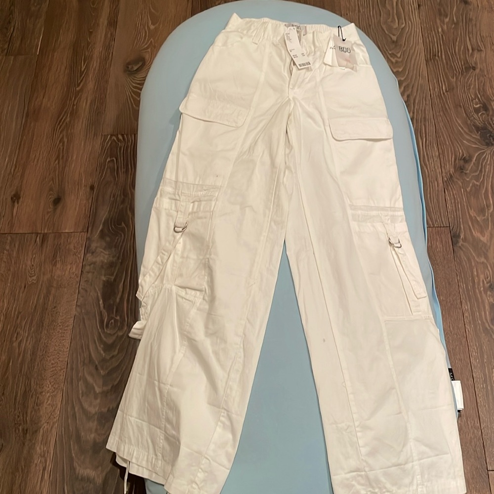 NWT BDG White Cargo Pants. Size XS
